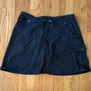 KUHL Large black athletic skirt with 5 pockets cinch waist EUC